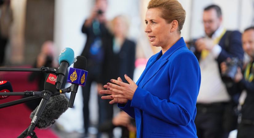 Dán kormányfő: Hibrid háborúban állunk, határozottabban kell reagálnunk