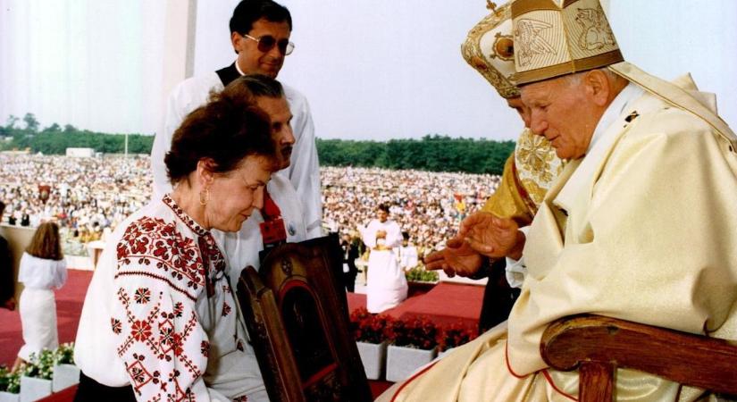 Elképesztő! Szent ereklye érkezik Hévízre – II. János Pál vigyáz majd a fürdővárosra