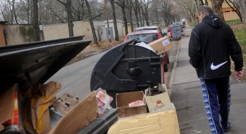A szemétgyűjtőket csak félig ürítik ki, és nem is teszik vissza a helyére a kukások – fakadt ki olvasónk