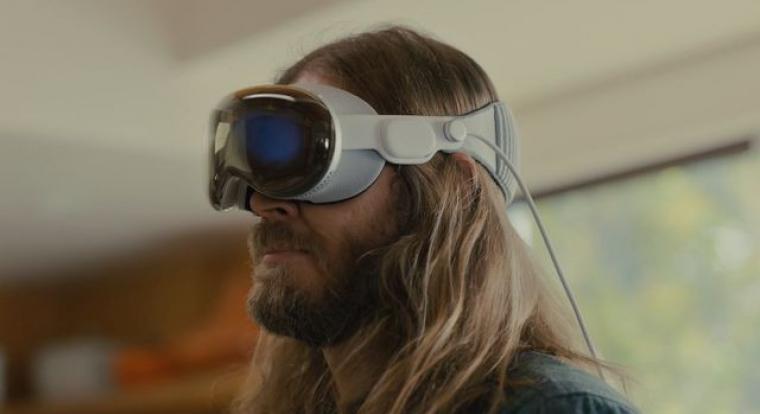 A Szövetségi Kommunikációs Bizottság kiszivárogtatta az új Apple Vision Pro headsetet