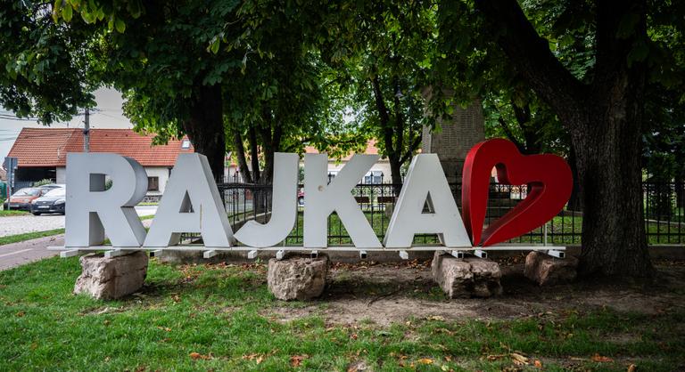 Mától érvényes, kőkemény beköltözési feltételeket szabott egy magyar település