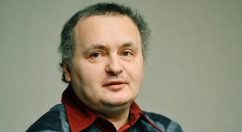 Laár András után Galla Miklós is segítséget kér: ez most vicc vagy nagy a baj?