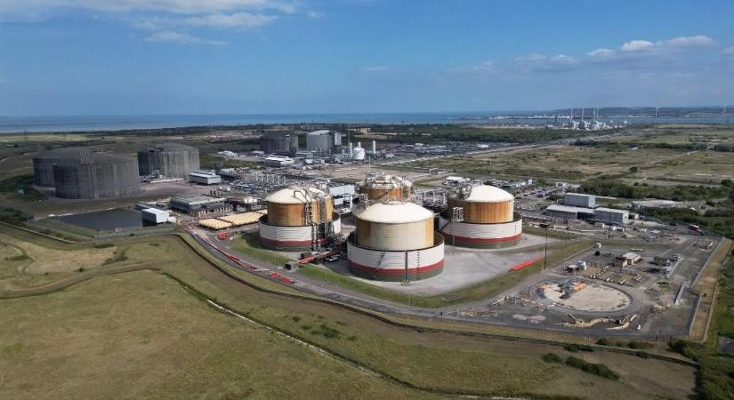 Hiába a háború és a szankciók, az orosz LNG-be ömlenek az uniós milliárdok