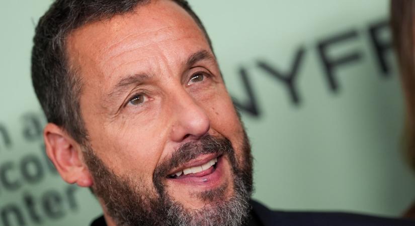 Ők Adam Sandler lányai – a színész új filmjének bemutatóján vettek részt