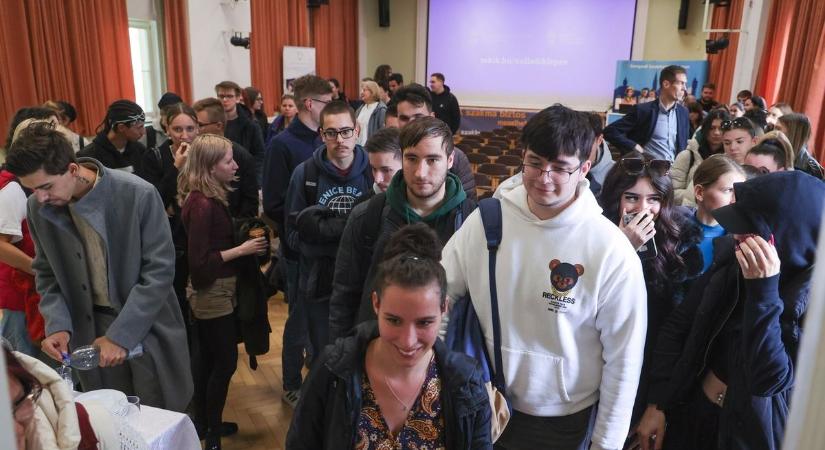 Százhatvan fiatalnak mutatták meg Szegeden, hogyan lehetnek sikeres vállalkozók