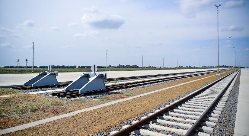 Megnyugtató választ adott a MÁV a vasútbezárási riogatásra