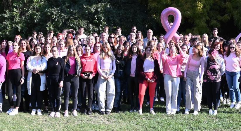 Rózsaszínbe öltözött a MATE Kaposvári Campusa
