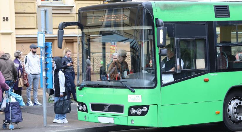 Kevesebb busz, drágább jegy: így változik a pécsi menetrend októbertől!