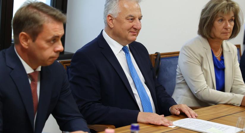 Nem akárki rokona valójában Semjén Zsolt, egészen elképesztő dologra bukkantak a politikus életrajzában