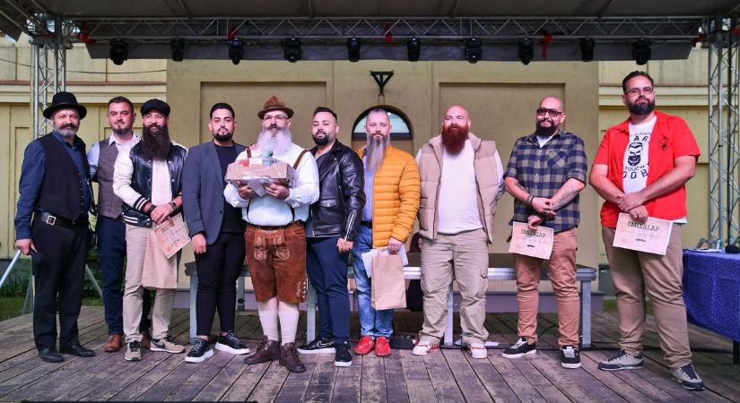 Bajuszcsavarás és szakállparádé – galériával, videóval