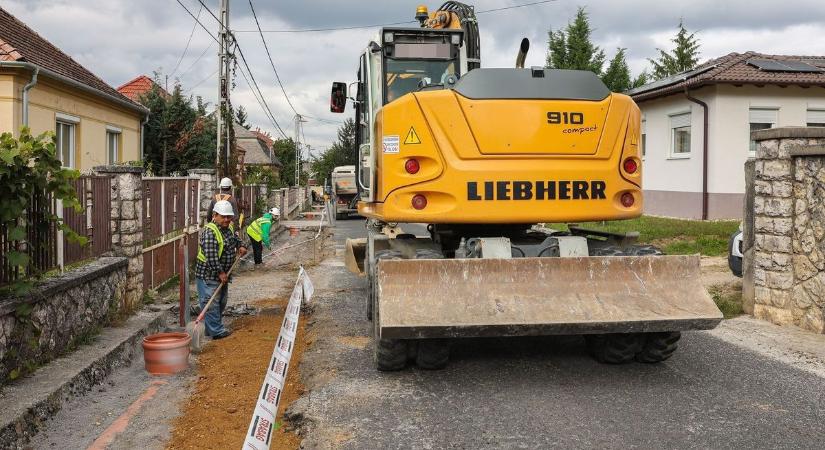 Megoldódik a csapadékvíz elvezetése Ménfőcsanakon - fotók