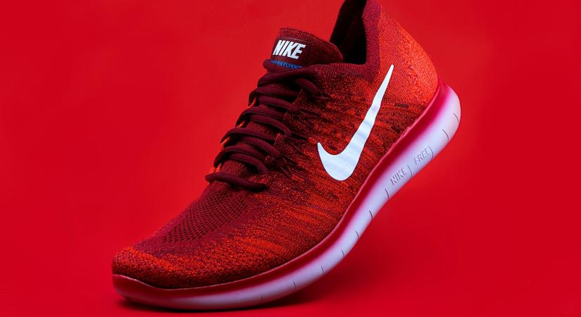 A Nike negyedéves profitja 30 százalékkal csökkent