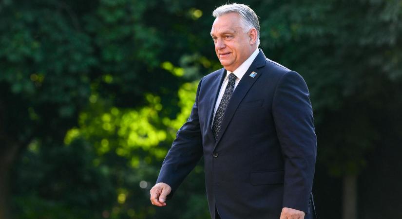 Úgy jelentette be Orbán Viktor a nyugdíjkorrekciót, mintha az nem a törvény által szabályozott kötelezettség lenne