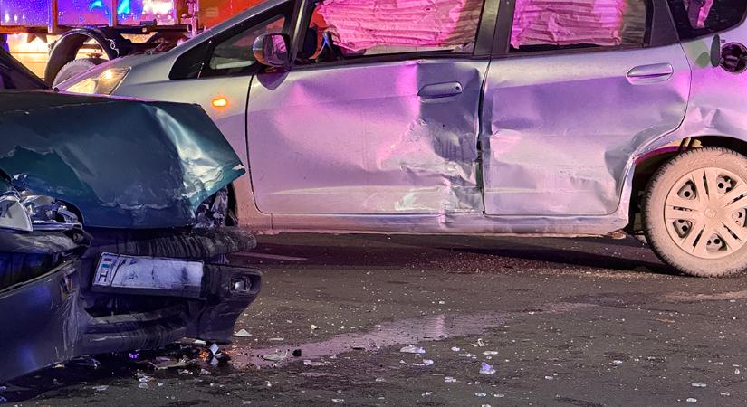 Karambol történt Debrecenben, az Egyetem sugárúton – videóval