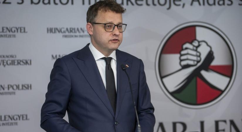 Alkotmánysértőnek ítélték Lengyelorszában azt a jogszabályt, amivel a Magyarországra menekült képivselőt akarták sarokba szorítani