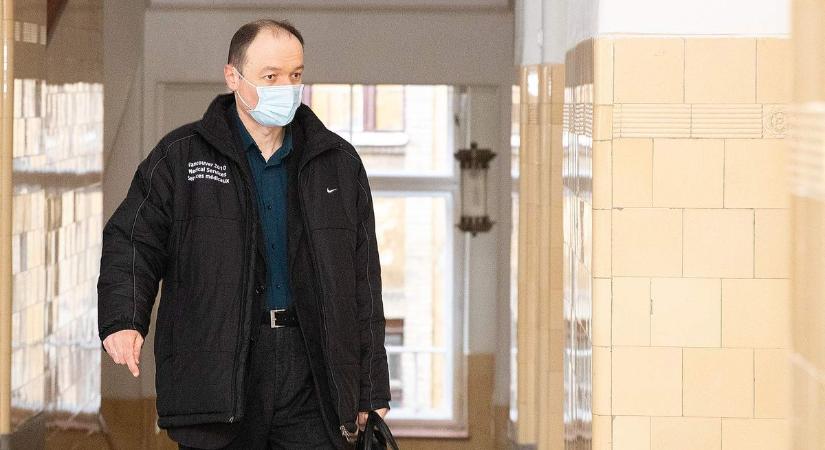 Páros lábbal szállt bele az elítélt volt főügyész a kollégáiba