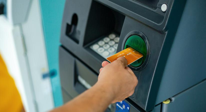 Vigyázat a bankautomatáknál, csúnya lehúzás fenyeget