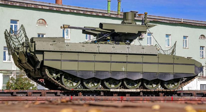 Itt az oroszok legújabb szuperfegyvere: megérkezett a frontra a Terminator