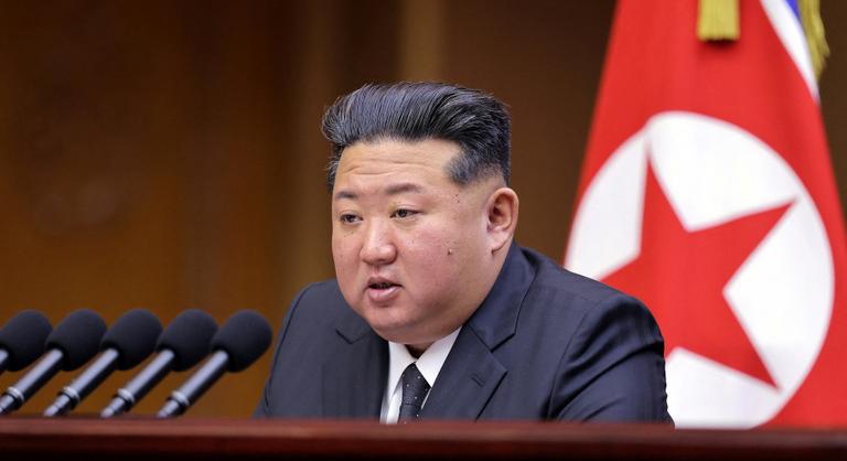Kim Dzsongun „kapitalistának” ítélte, akár munkatábor is járhat mellnagyobbító műtéten átesett nőknek
