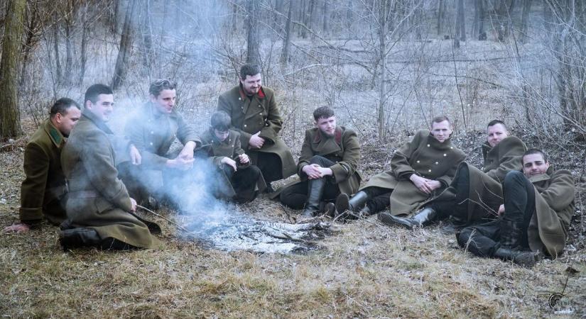 A fülöpjakabi idősek történetei alapján íródott Katona Attila lehengerlő filmjének forgatókönyve – fotók
