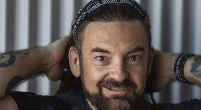 Sidi hatalmas bejelentése: Itt találkozhatsz rendszeresen a Tankcsapda ex-gitárosával!