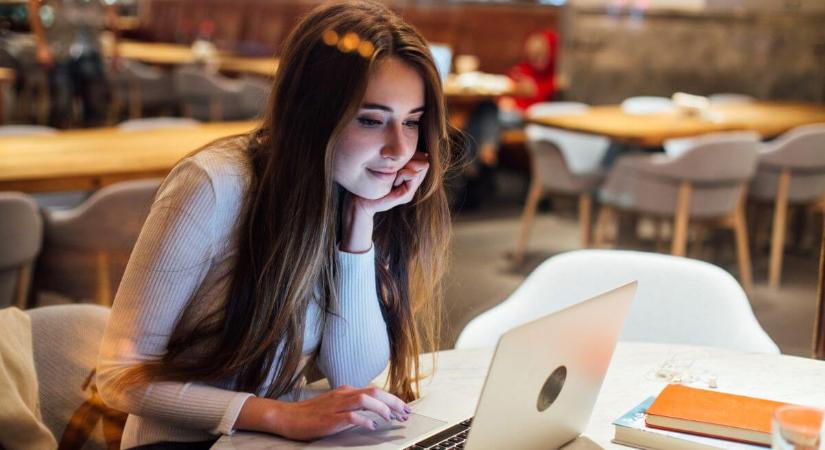 Freelancer munka diákként: kisebb projektek tanulás mellett
