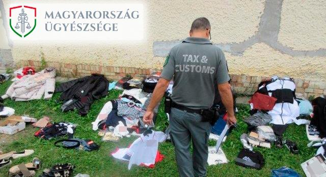 Bíróság előtt felel a nő, aki különböző világmárkák utánzatait árulta