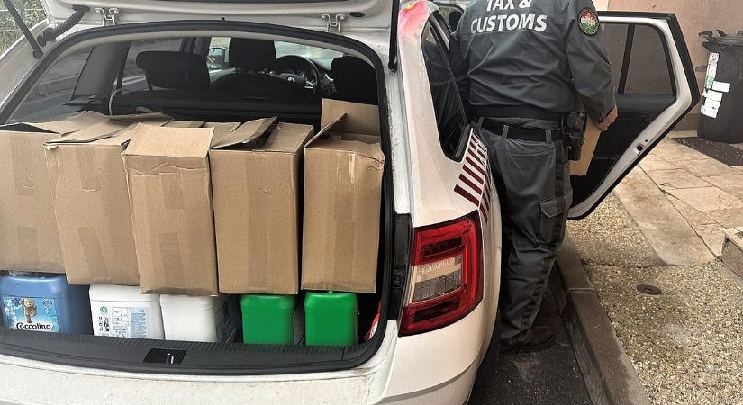 Próbavásárlók buktatták le a mosószerkereskedőt, betárazott a hamis árukból