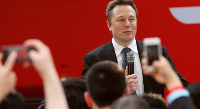 Forbes: Elon Musk vagyona a világon elsőként közelítette meg az 500 milliárd dollárt