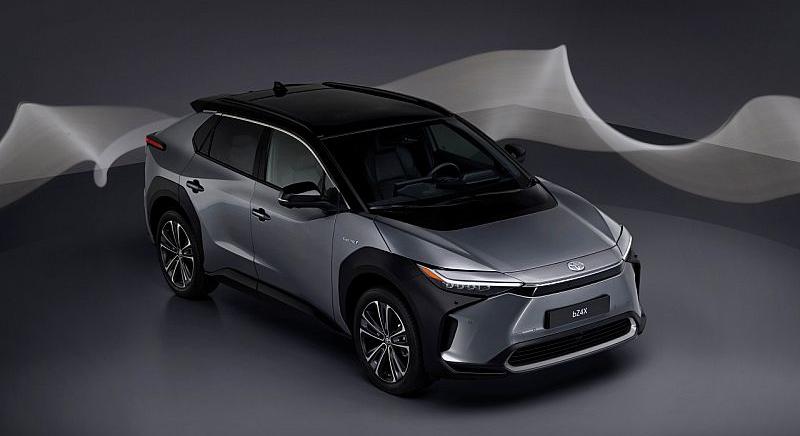 Egy hónap alatt tizennyolc elektromos autót adott el hazájában a Toyota
