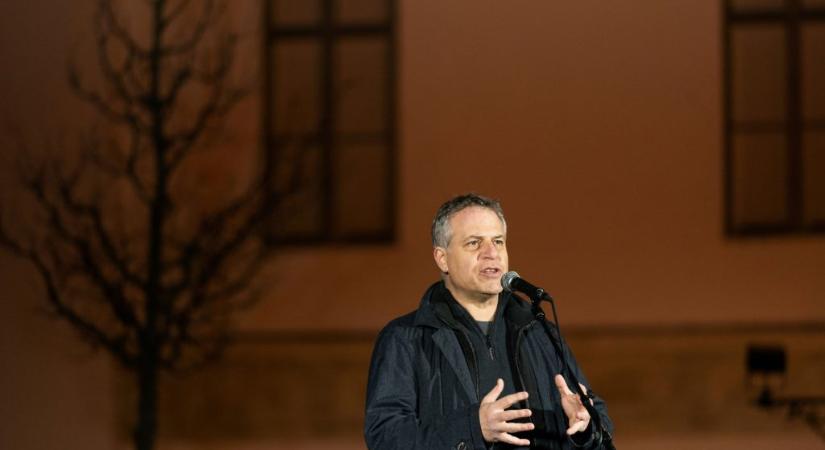 Ügyészek jelentek meg Juhász Péternél a Szőlő utcai nyomozás kapcsán