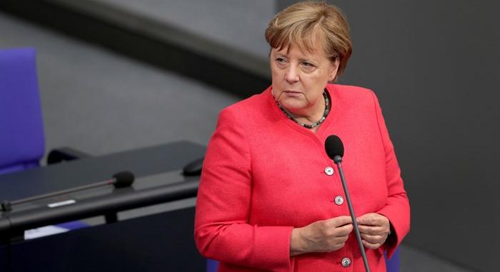 Merkelt is megijesztette a brit mutáns koronavírus