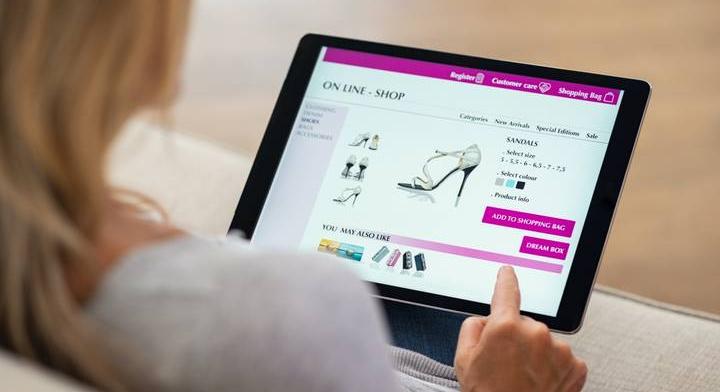 Megnyitja első hagyományos boltját a magyarok kedvenc webáruháza – kiderült, melyik várost választották