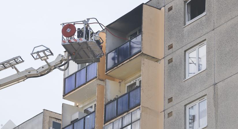 Összefogásból újúl meg a kiégett győri lakás