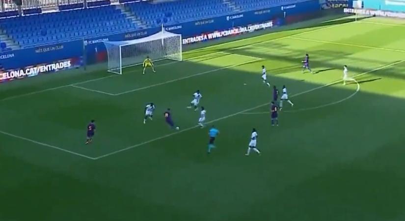 Tiszta apja! Húsz év után újra szédületes Kluivert-gólt ünnepeltek Barcelonában