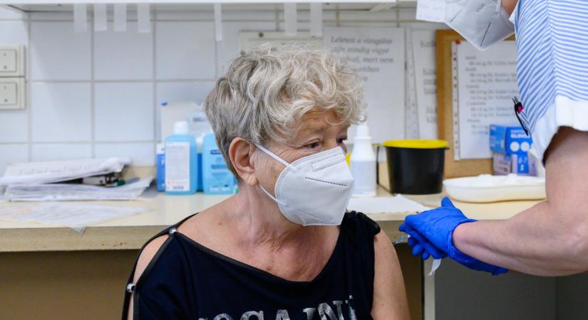 Kezdődik: kötelező a maszkviselés a debreceni kórházakban