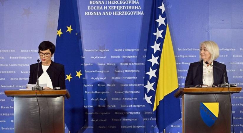 Minden magyarnak összeszorul a szíve: ezt mondta az EU bővítési biztosa a kárpátaljai kisebbségekről