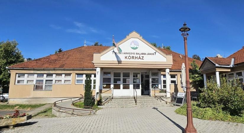 Megható módon mondott köszönetet a szekszárdi kórház dolgozóinak egy férfi