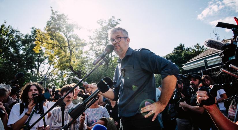 Hadházy Ákos: Megfélemlítés a Juhász Péternél zajló házkutatás