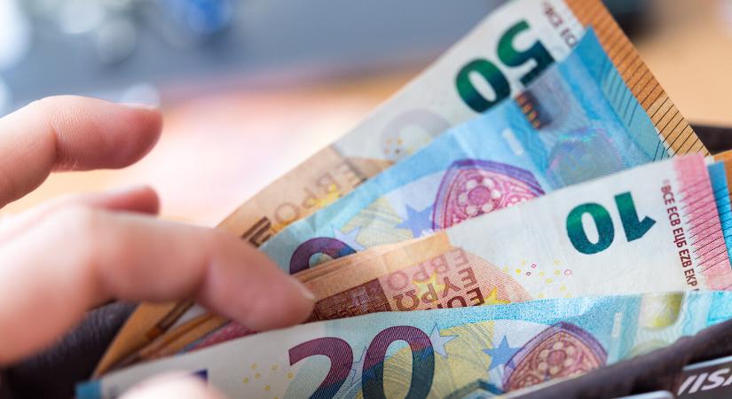 Folytatódik a pályakezdők bértámogatása, több mint 5000 fiatalnak segíthet