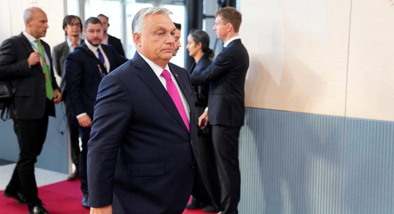Váratlan kérdést kapott Orbán Viktor a lengyel újságíróktól, Donald Tusk figyelmeztette a provokációra