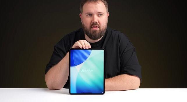 Egy orosz youtuber még azelőtt kicsomagolta az M5 iPad Prót, hogy az Apple egyáltalán bemutatta volna