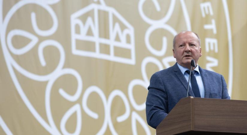Simicskó István: Sikeres a Honvéd Kadét Program