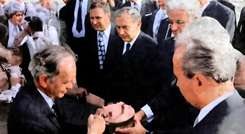 A pillanat, amikor eldőlt: Pakson épül atomerőmű