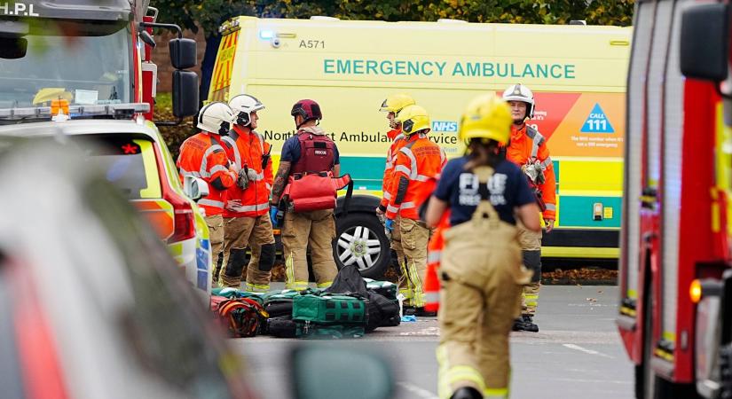 Rendkívüli hír: késeléses és gázolásos támadás történt egy manchesteri zsinagógánál – halottak és sérültek is vannak