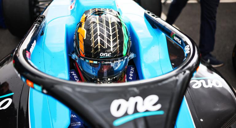 Legendás pályán búcsúzik a brit Formula–4-től Molnár Martin