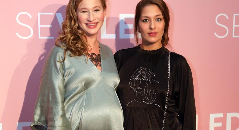 Tenki Réka várandós húga, Dalma beragyogta a vörös szőnyeget az Egykutya mozifilm díszbemutatóján