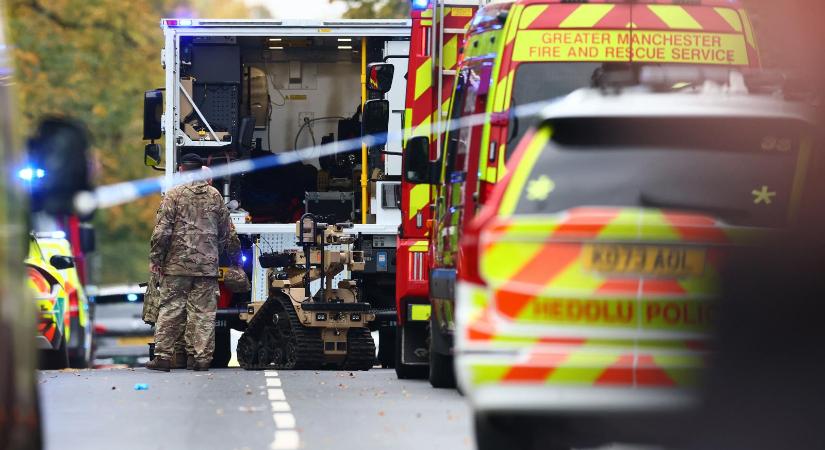 Két embert meggyilkoltak egy gázolásos-késeléses támadásban egy manchesteri zsinagógánál