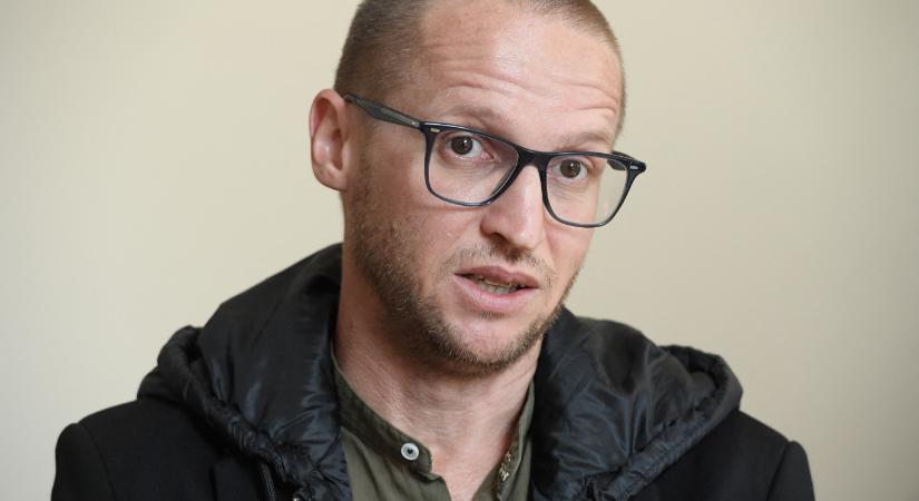 L. Simon László fb-posztban tette helyre a szorult helyzetében más fideszesekbe is belemaró Demeter Szilárdot
