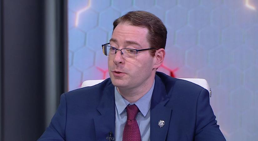 Az amerikai védelmi miniszter hadat üzent az elhízott katonai vezetőknek  videó